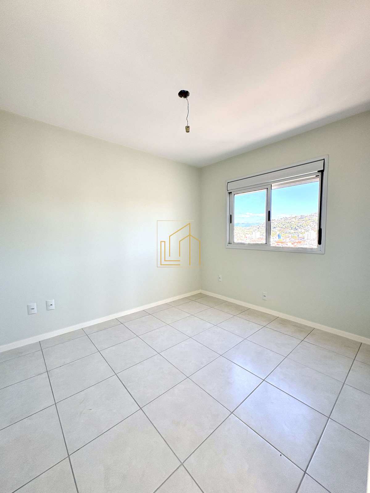 02 dormitórios com suíte andar alto -vista livre - Lucio Souza - Corretor de Imóveis