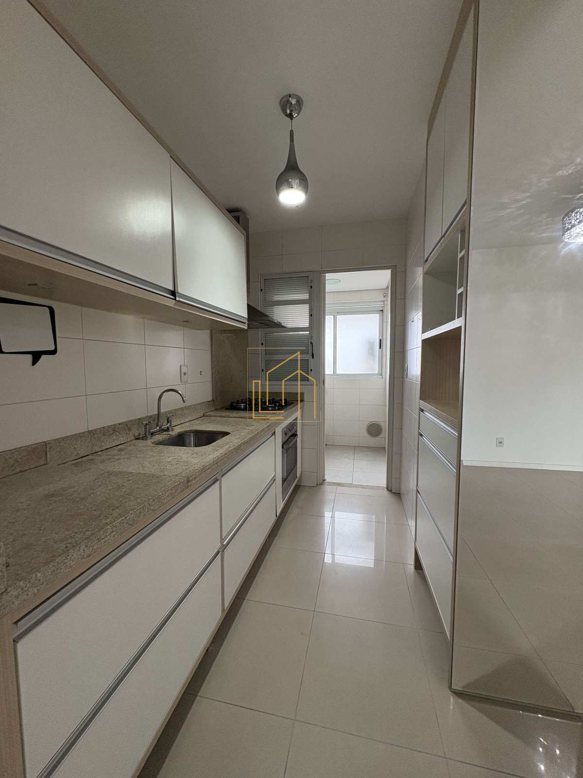 03 dormitórios com suíte -01 vaga de garagem - Lucio Souza - Corretor de Imóveis