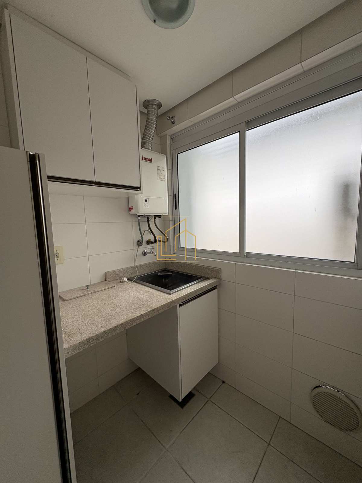 03 dormitórios com suíte -01 vaga de garagem - Lucio Souza - Corretor de Imóveis