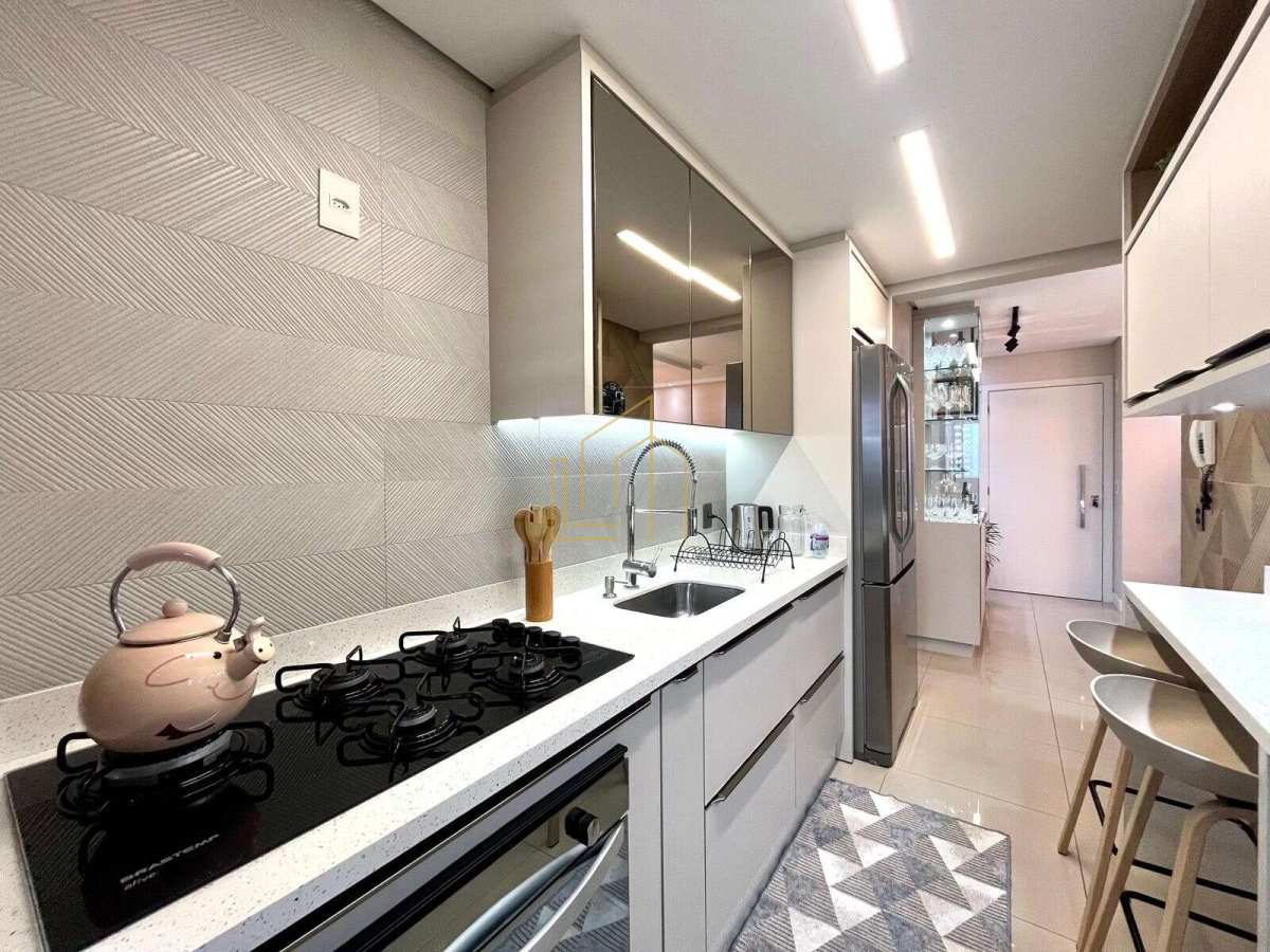 03 dormitórios c/suíte com piscina em Barreiros - Lucio Souza - Corretor de Imóveis