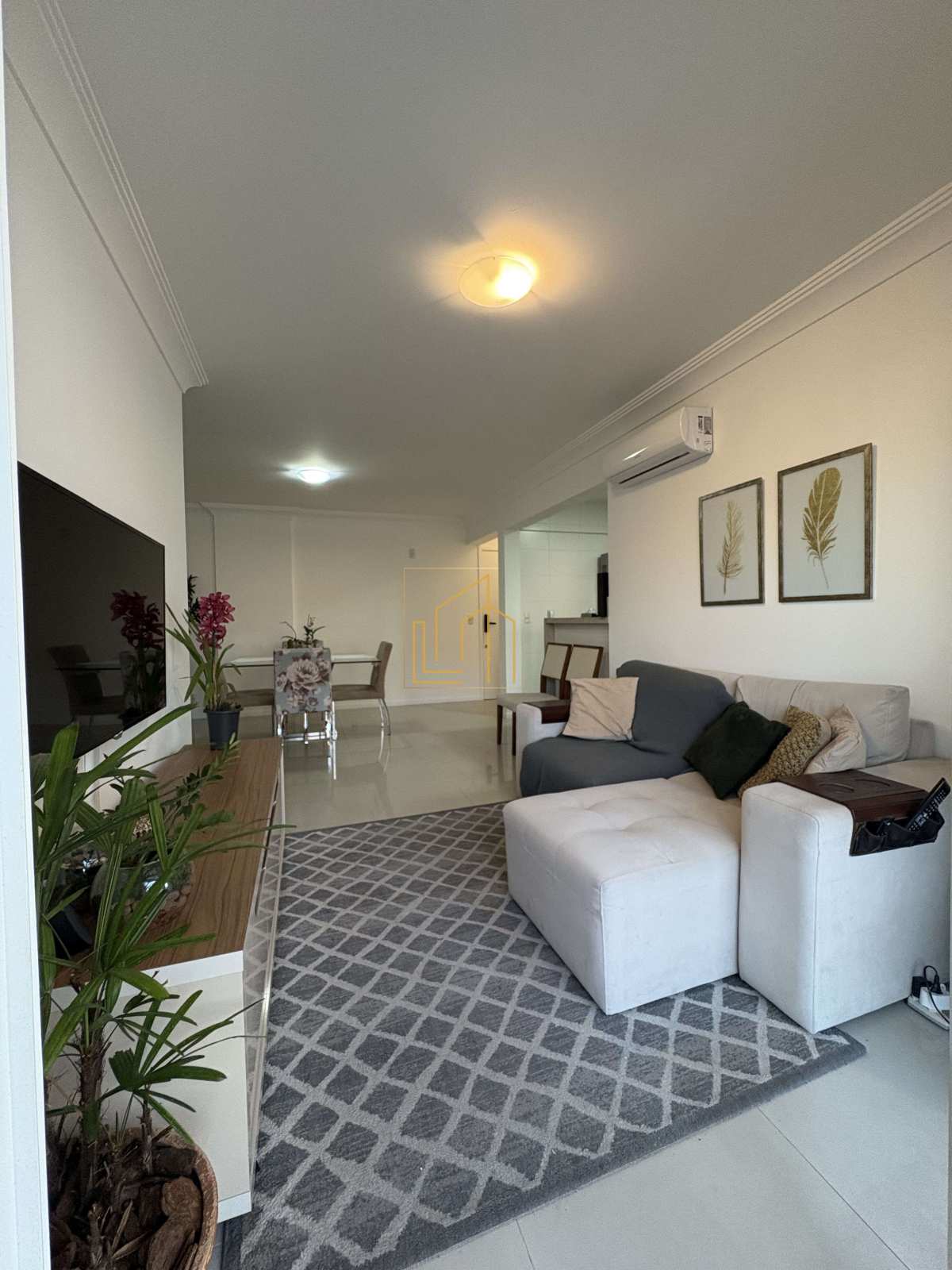 03 dormitórios com suíte - 02 vagas de garagem - Lucio Souza - Corretor de Imóveis