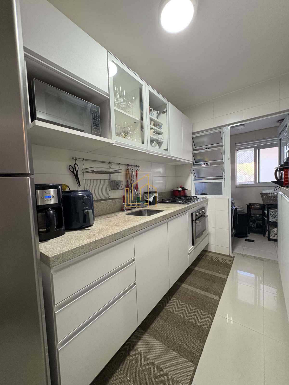 03 dormitórios com suíte - 02 vagas de garagem - Lucio Souza - Corretor de Imóveis