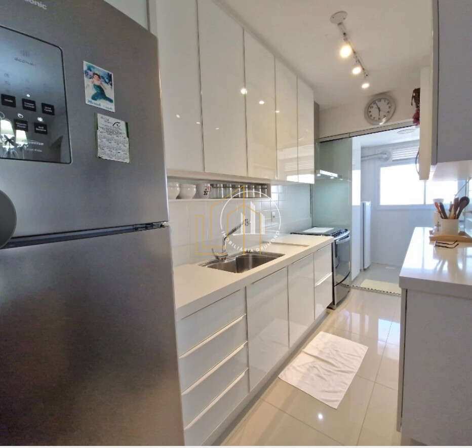 03 dormitórios com suíte em Barreiros 100m Leoberto Leal - Lucio Souza - Corretor de Imóveis