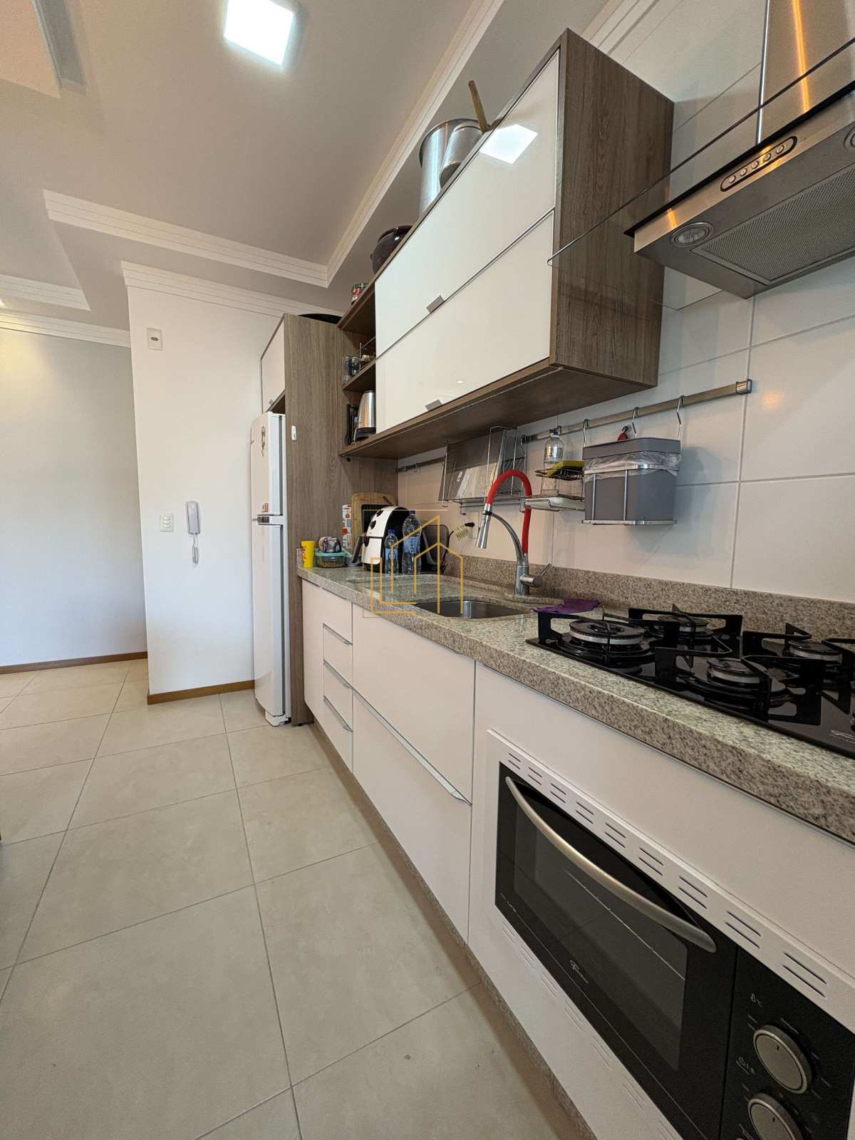 2 DORMITÓRIOS COM SUÍTE - CONDOMÍNIO INCOMPARÁVEL - Lucio Souza - Corretor de Imóveis