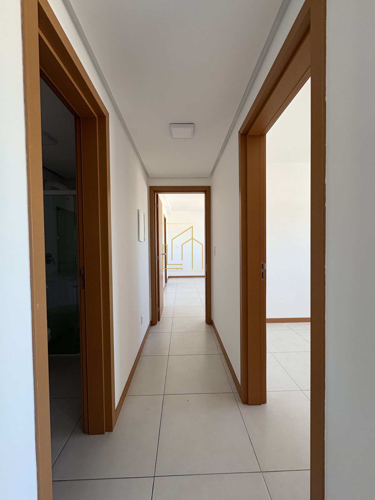 APARTAMENTO 2 DORMITORIOS C/ SUÍTE - ANDAR ALTO E VISTA LIVRE - Lucio Souza - Corretor de Imóveis