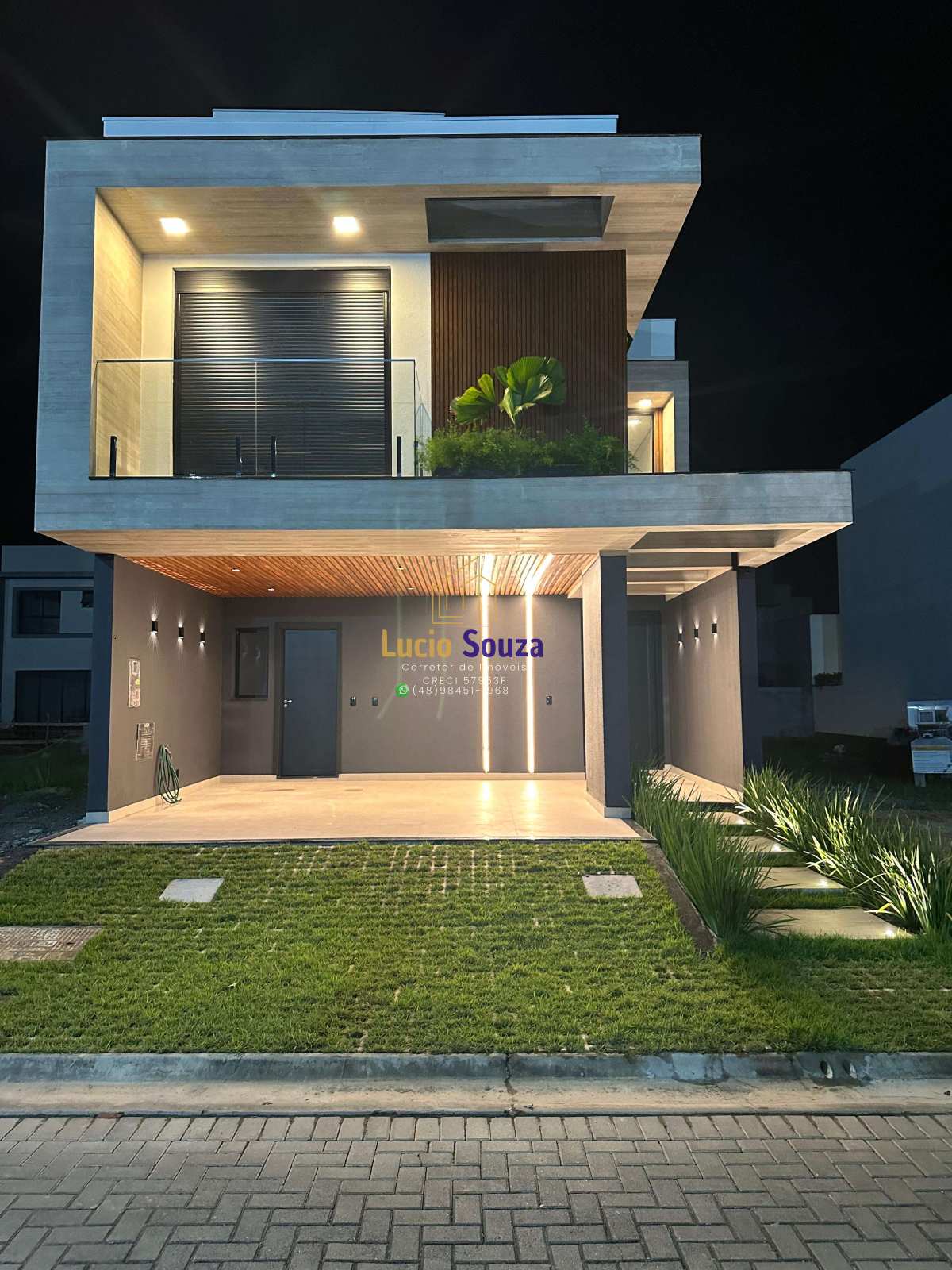 CASA ALTO PADRÃO 03 DORMITÓRIOS COM SUÍTE - 02 VAGAS - Lucio Souza - Corretor de Imóveis